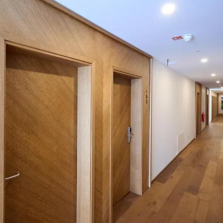Hisa Ancka, - 3 Min To The Airport Hotel
