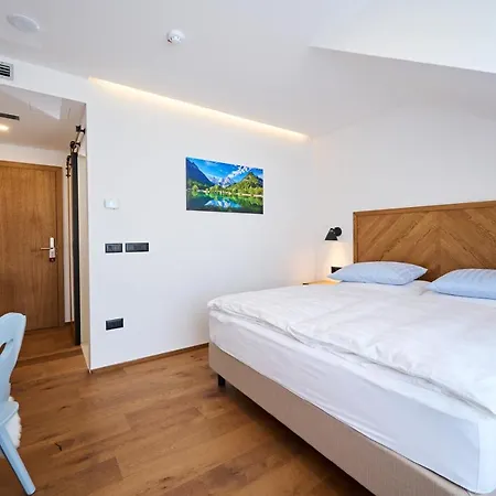 Hisa Ancka, Sencur - 3 Min To The Airport 호텔 크란