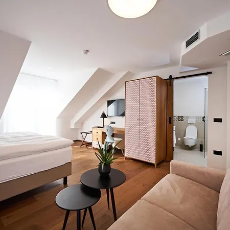 Hisa Ancka, - 3 Min To The Airport Hotel 3*
