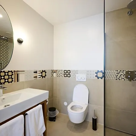 Hotel Hisa Ancka, - 3 Min To The Airport